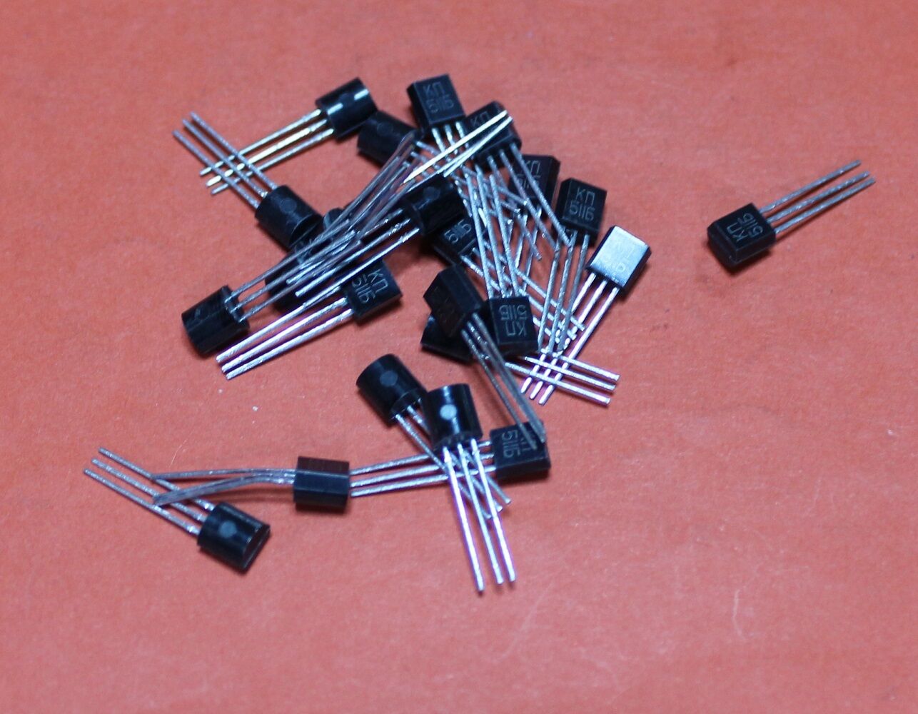 KP511B = TN0540 Transistor silicon USSR  Lot of 2 pcs