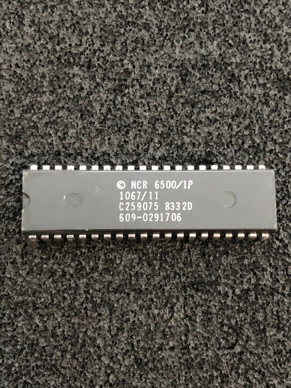 6500/1 CPU COMMODORE USED IT IN AMIGA KB & 1520 PLOTTER NMOS NCR NOS 6502 like*