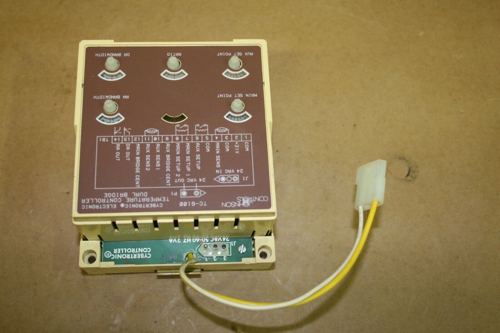 Johnson Controls TC-6100 Relay Staging Network Module 27-5245-8 REV-C