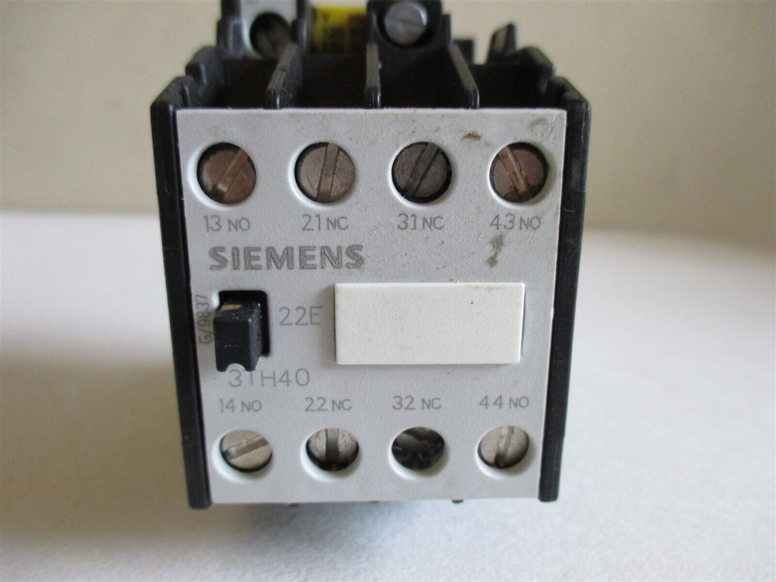 Siemens 3TH4022-0A Control Relay Contactor Electric 10A 600V 96/115V 50/60HZ 
