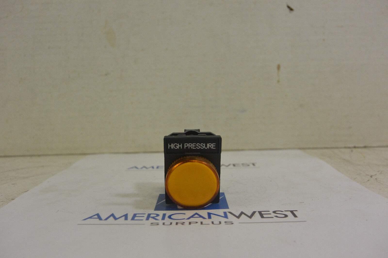 Telemecanique Amber Pilot Indicator Light with base ZBV-6 High Pressure