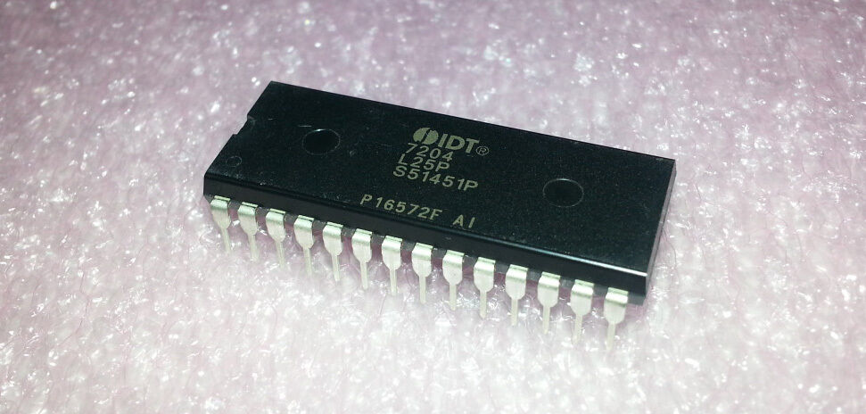 FIFO Memory Buffer 4Kx9Bit CMOS 25ns 28-pin Plastic DIP IDT 7204L25P NEW 13pcs