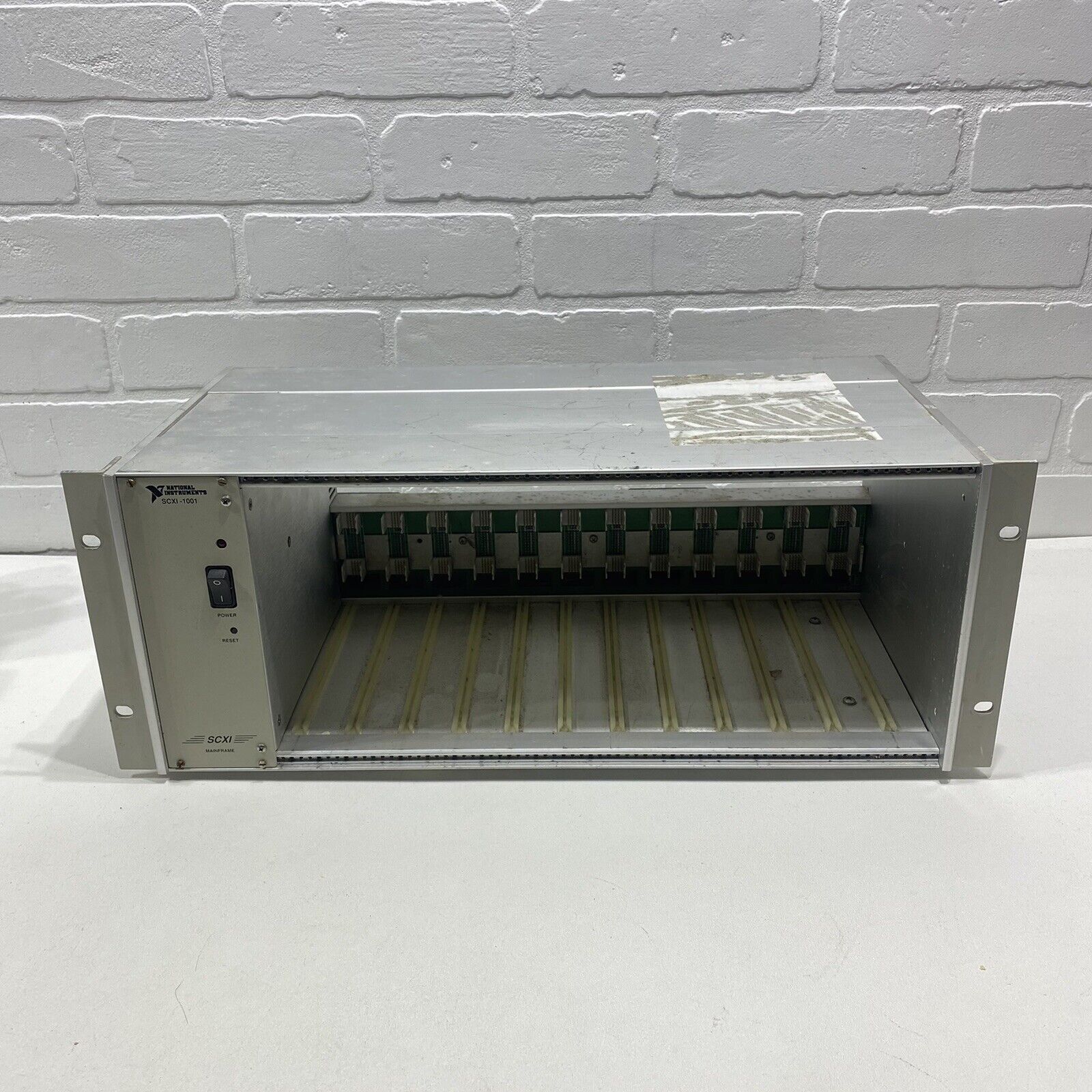 National Instruments NI SCXI-1001 12-Slot Chassis Power Supply Mainframe