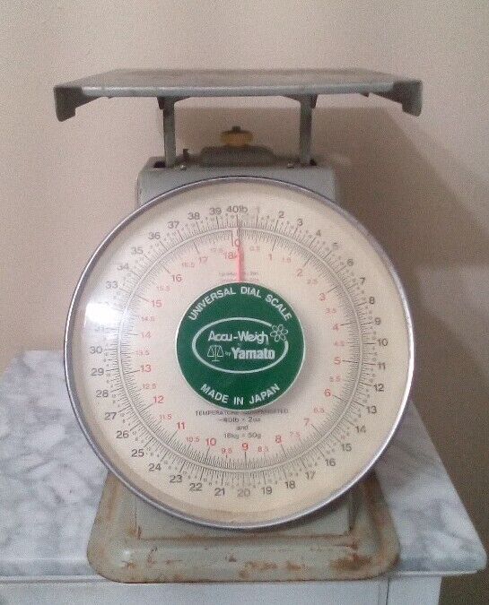 Vintage Yamato Accu-Weigh Universal Dial Scale Made In Japan  Brown 40LB.
