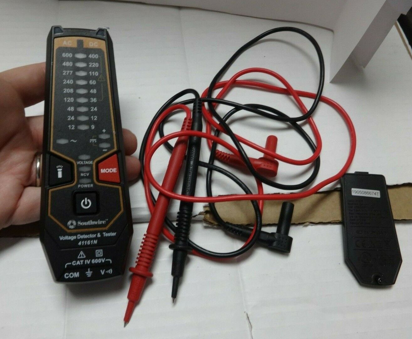 Southwire 41161N Voltage Detector & Tester