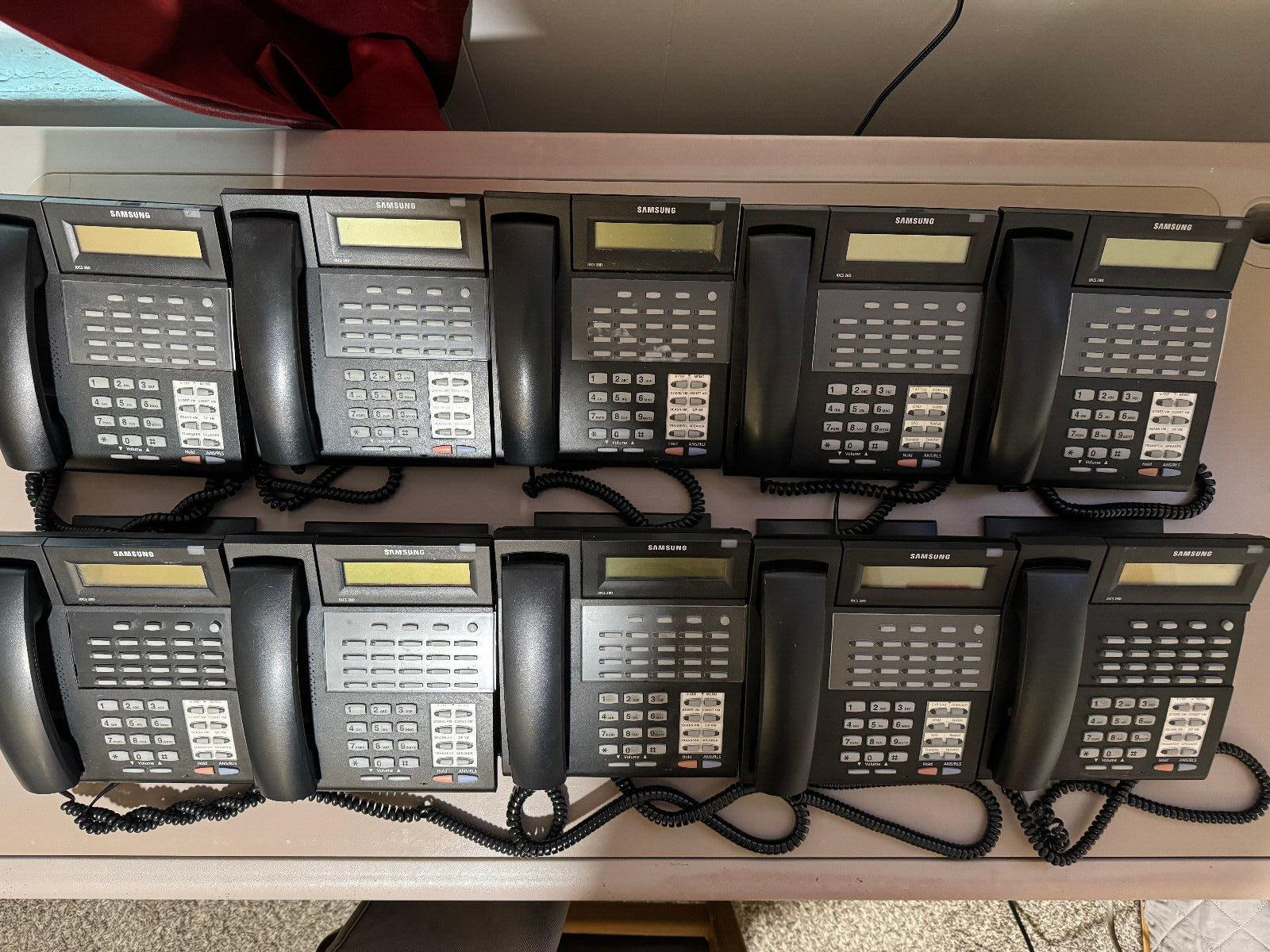 Lot of 10 Samsung iDCS 28D Business Telephones with Stands markystore