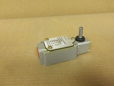 WESTINGHOUSE RRLAA12 RRLAA LIMIT SWITCH OIL TITE TYPE RR picture