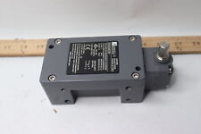 Radwell Heavy Duty Limit Switch 600V, 10A RAD04039 picture