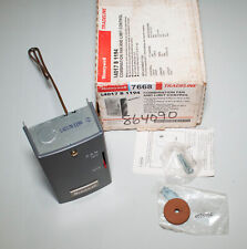 Honeywell L4017B1194 Combination Fan & Limit Control picture