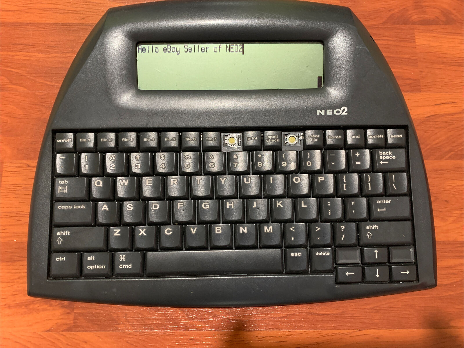 AlphaSmart Neo2 Word Processor - Missing 2 Key Pads - See Photos