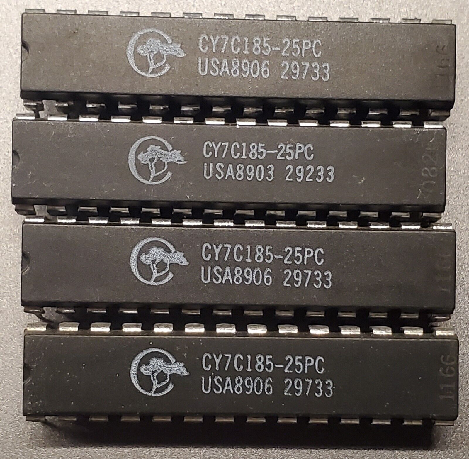 4 PCS - Cypress Semiconductor CY7C185-25PC - 8K x 8 Static RAM - PDIP-28