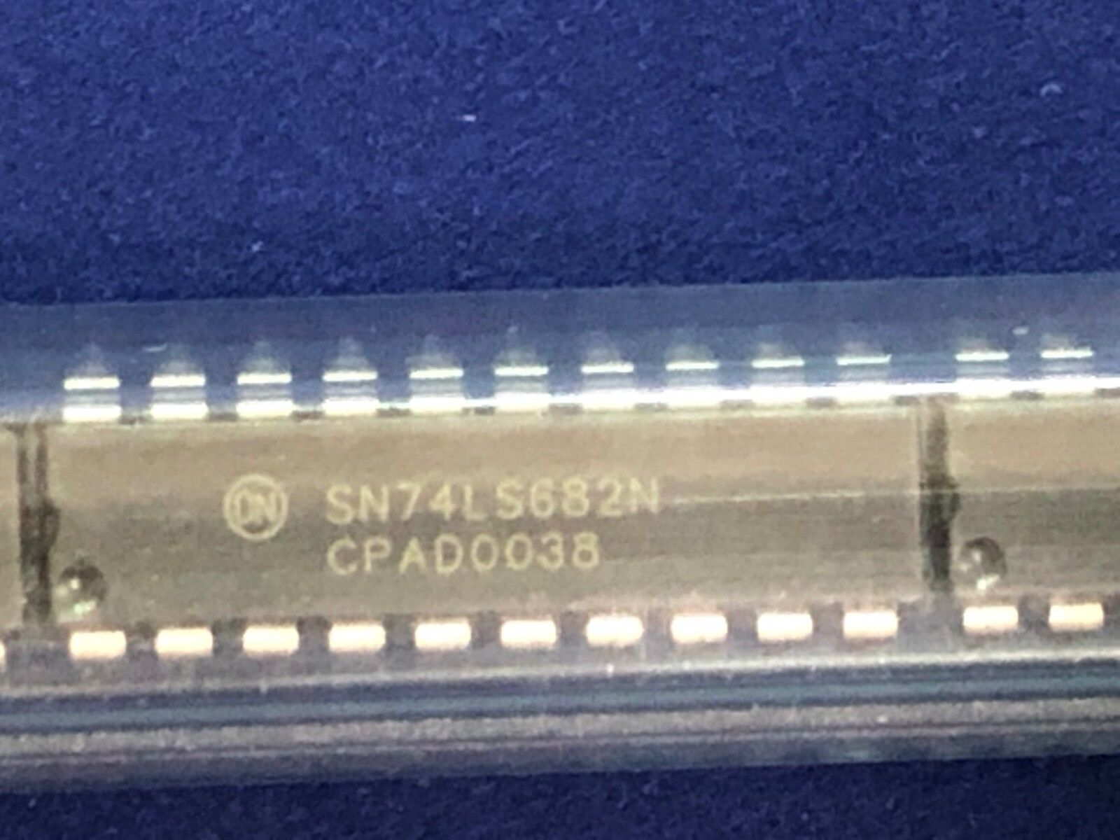 SN74LS682N ** NEW ** 74LS682 ON Semiconductor 20 pin DIP IC Tube of 18 pcs 18X