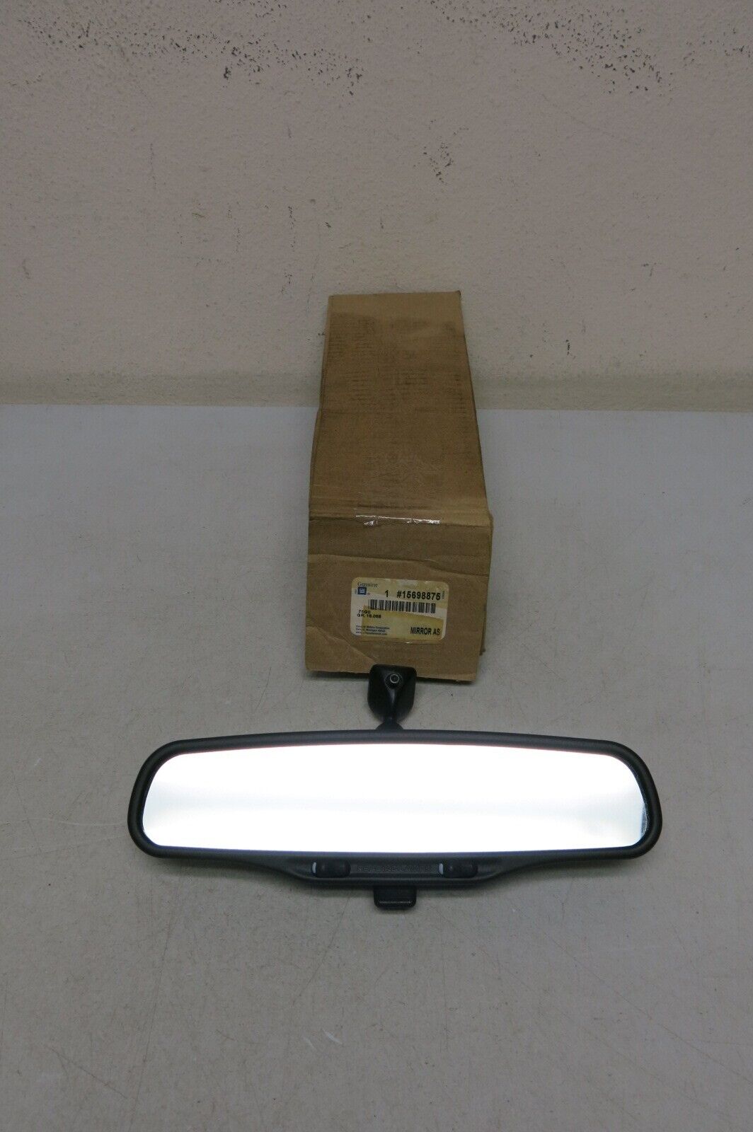 Vintage  GM 15698875 Interior Rear View Mirror Assembly for 1993 Chevrolet S10