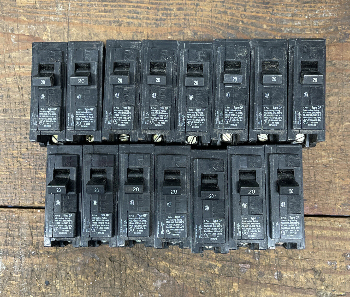 LOT OF 15 - SIEMENS ITE GOULD Q120 1 Pole 20 Amp 120/240 Circuit Breakers