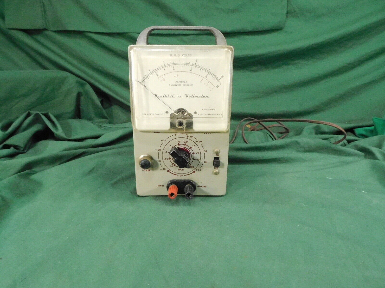 Vintage HEATHKIT Model AV-2 AC Voltmeter Test Dial Instrument  