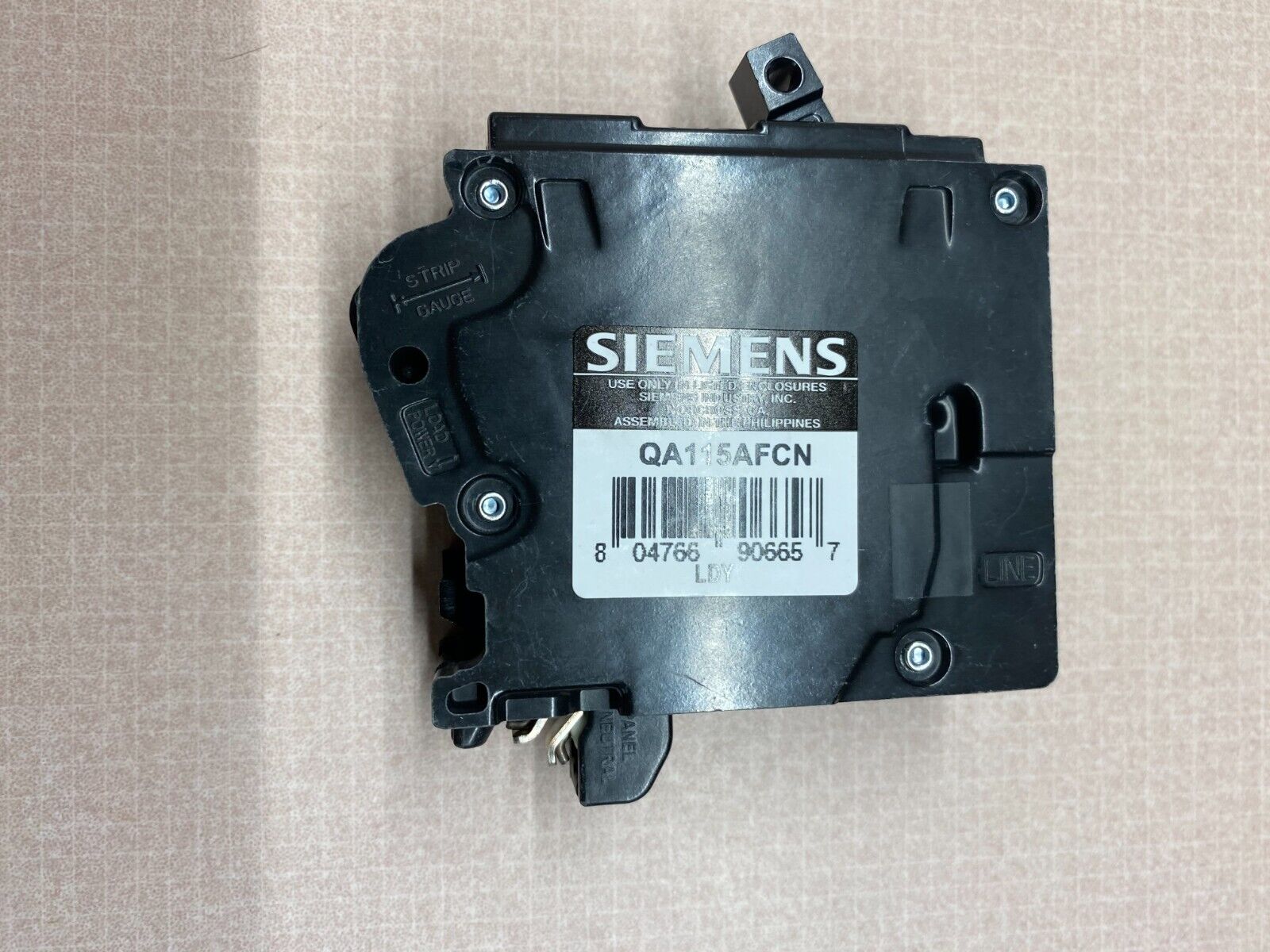 Box of 10 - Siemens QA115AFCN 15A 1-Pole Plug-On Neutral Circuit Breaker - Black
