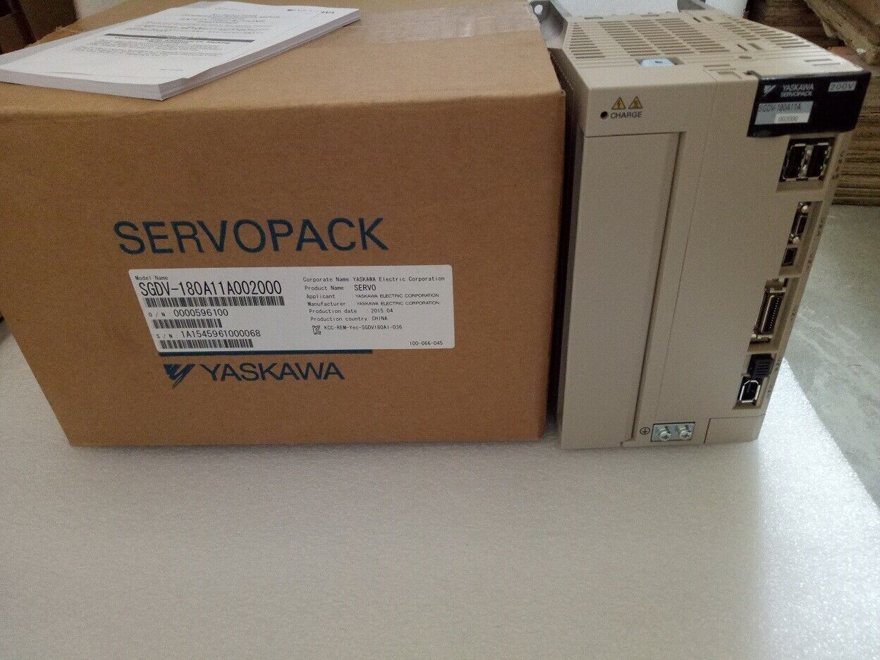 1PC New in box Yaskawa SGDV-180A11A002000 Servo Drive