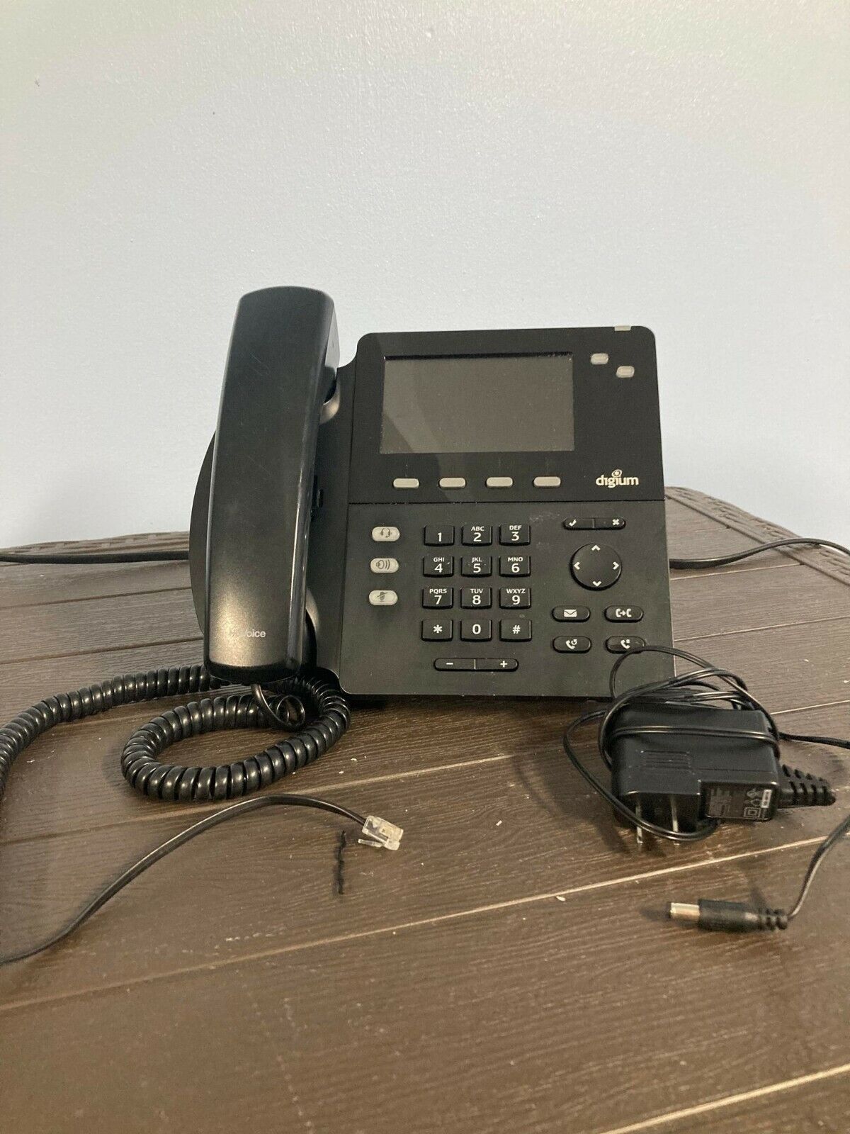 Digium D60 VoIP Phone With power chord and hand set (pulled from active use)