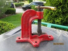 VINTAGE JOHNSON NEWWAY COMBINATION PIPE VISE picture