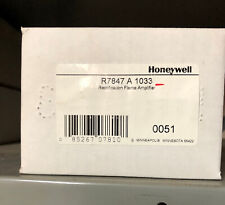 Honeywell R7847A-1033 Rectification Flame Amplifier **NEW IN ORIGINAL PACKAGE** picture