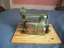 VINTAGE MERROW TWO THREAD CROCHET INDUSTRIAL SEWING MACHINE STYLE 17 F picture
